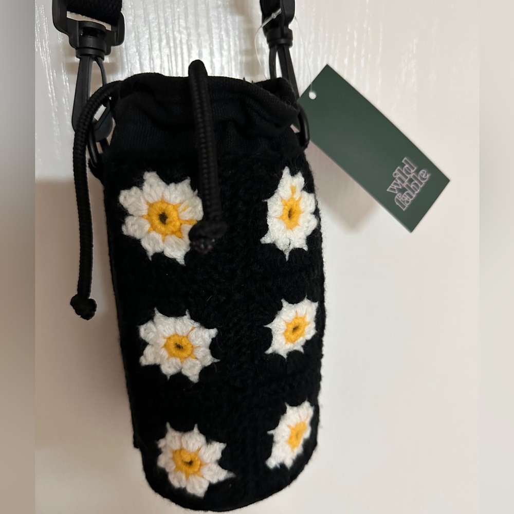 Wild Fable Black Floral Crochet Crossbody Bag Perfect to hold water bottle - Picture 2 of 6